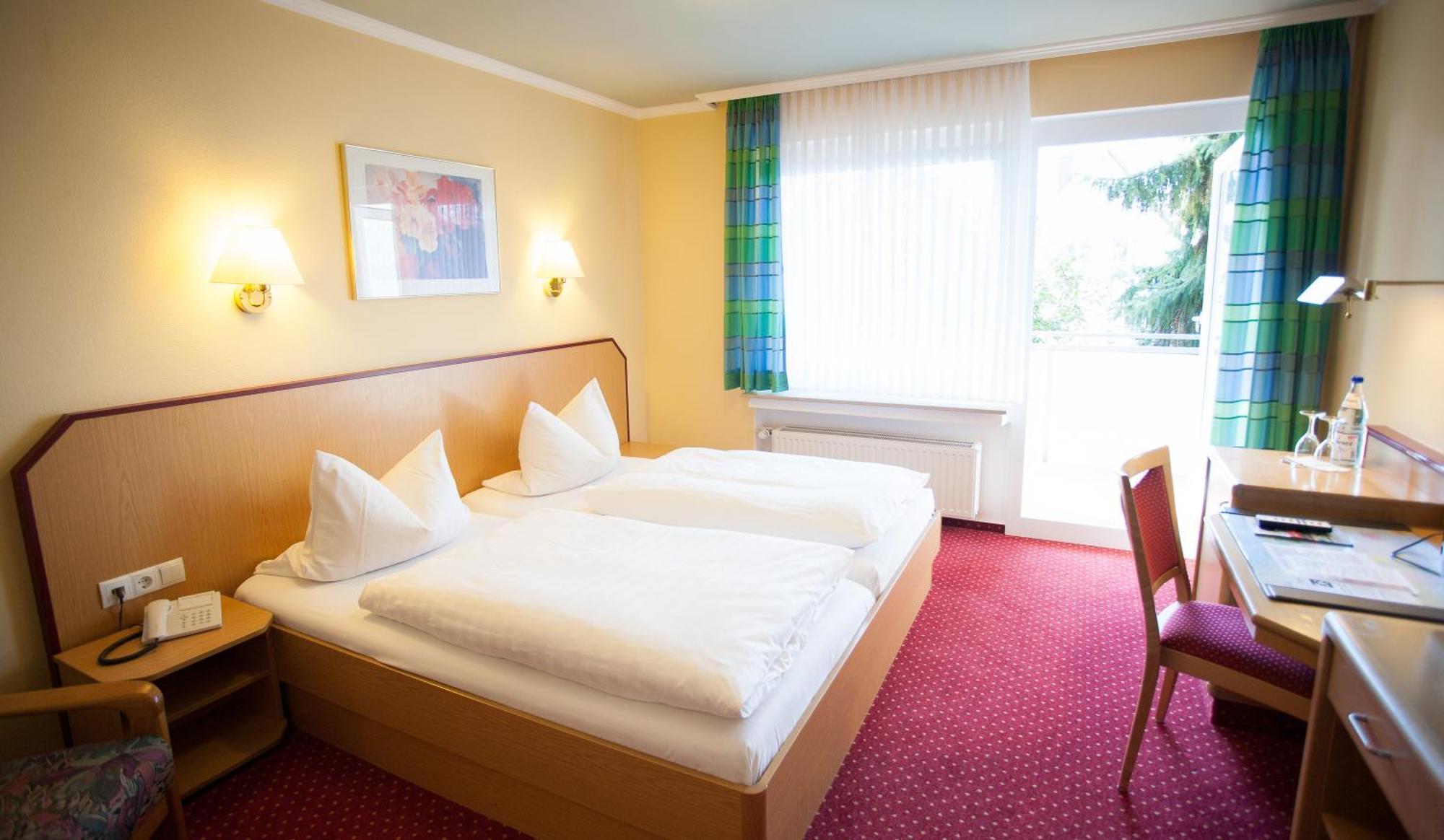 Hotel Restaurant Zur Post Lohfelden ภายนอก รูปภาพ