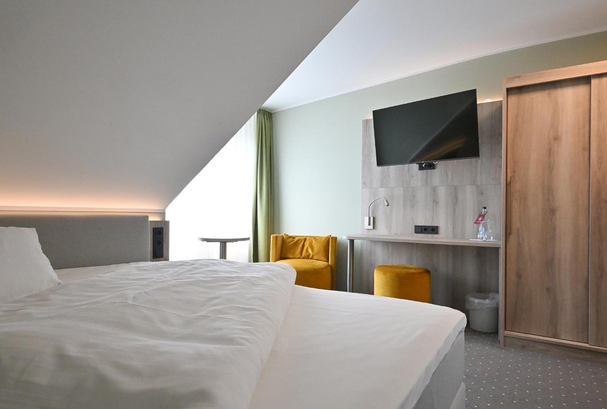 Hotel Restaurant Zur Post Lohfelden ภายนอก รูปภาพ